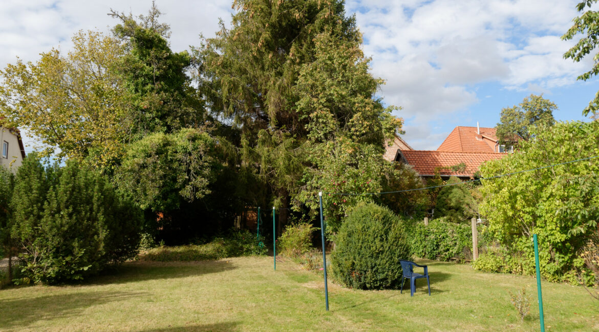 Garten und Rückanischt