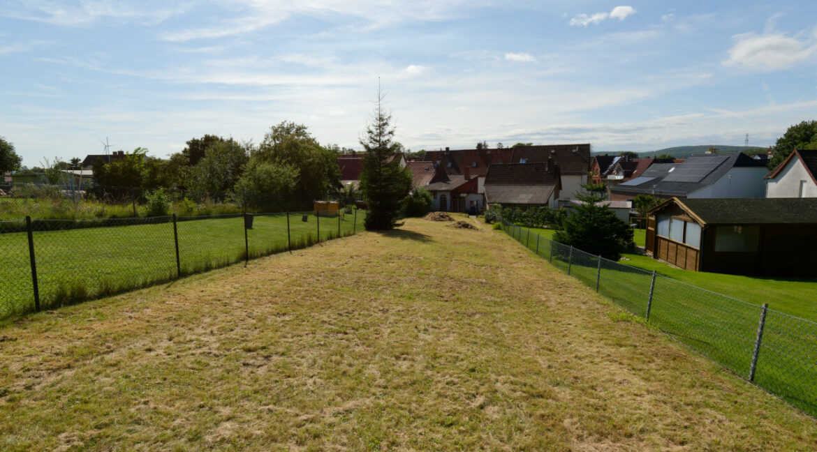 71 Blick Grundstücksende zum Haus